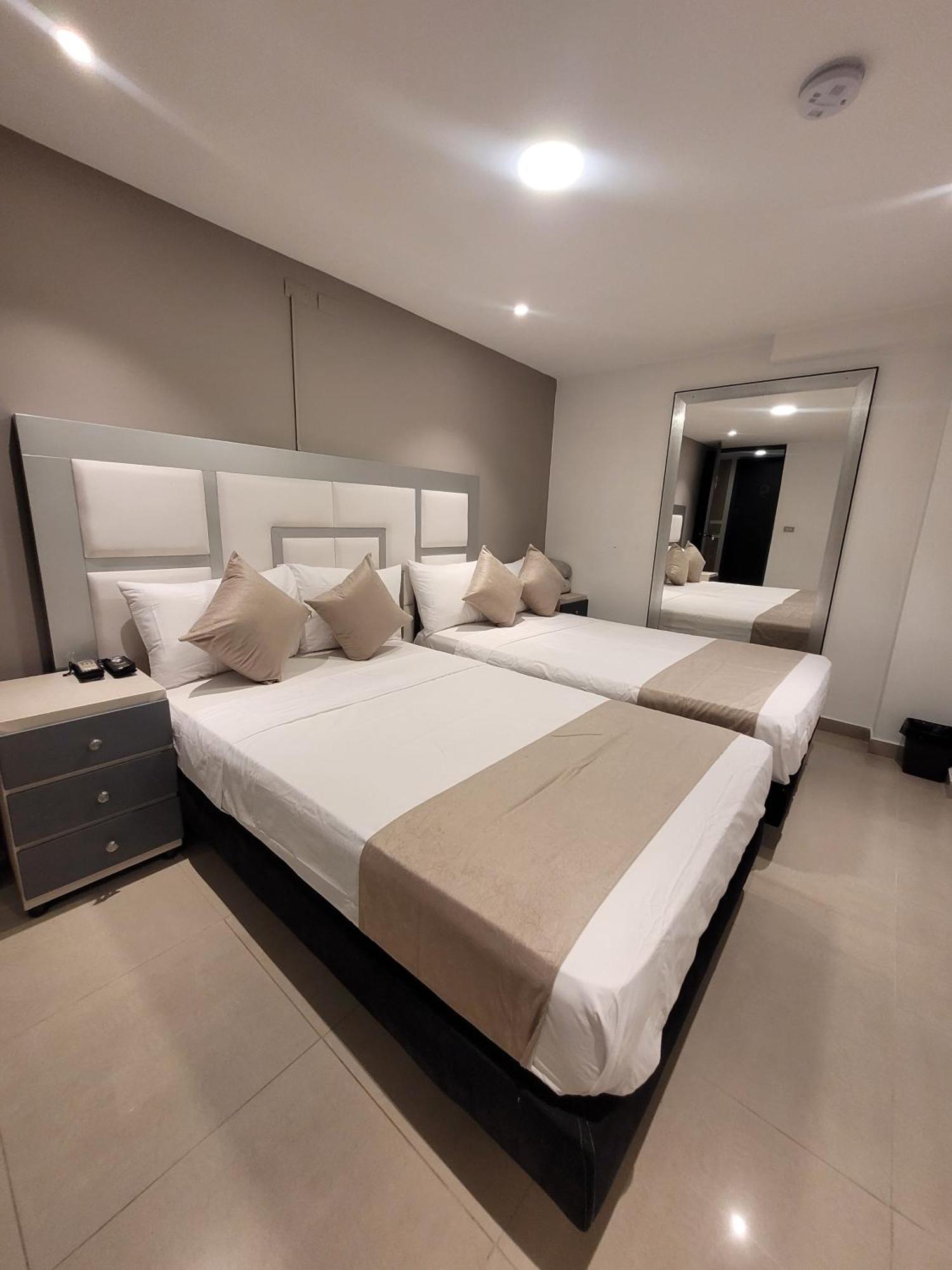 Hotel Med 33 Медельїн Екстер'єр фото